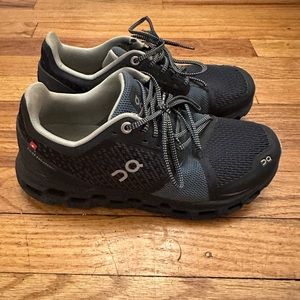 On Running Cloudstratus Sneakers - Navy/Dust size 7